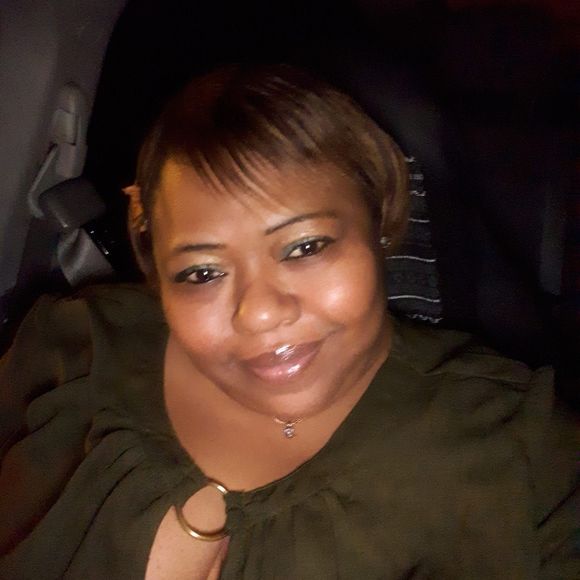 Meet your Posher, Tabitha - Picture 1 of 1